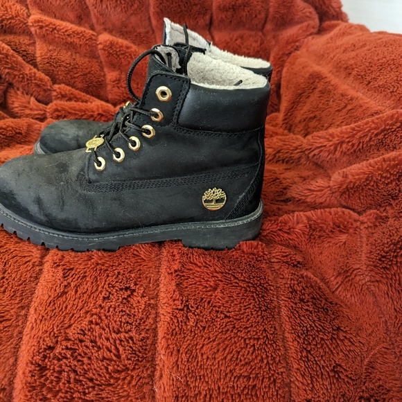 Timberland size 6 youth - Picture 3 of 6
